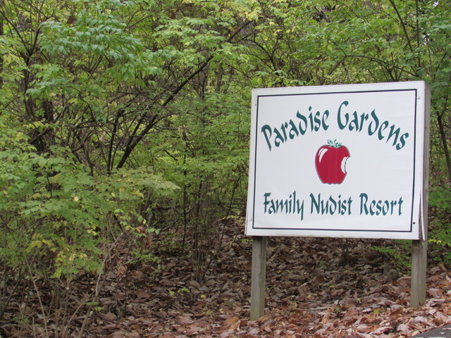 becky rhodes recommends Family Nudist Camp Pictures