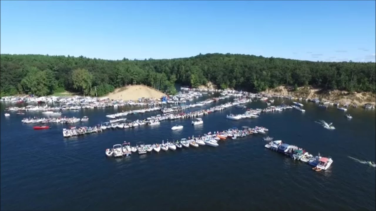 Hardy Dam Hot Boat Weekend small tits