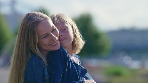 Best of Mother daughter kissing videos