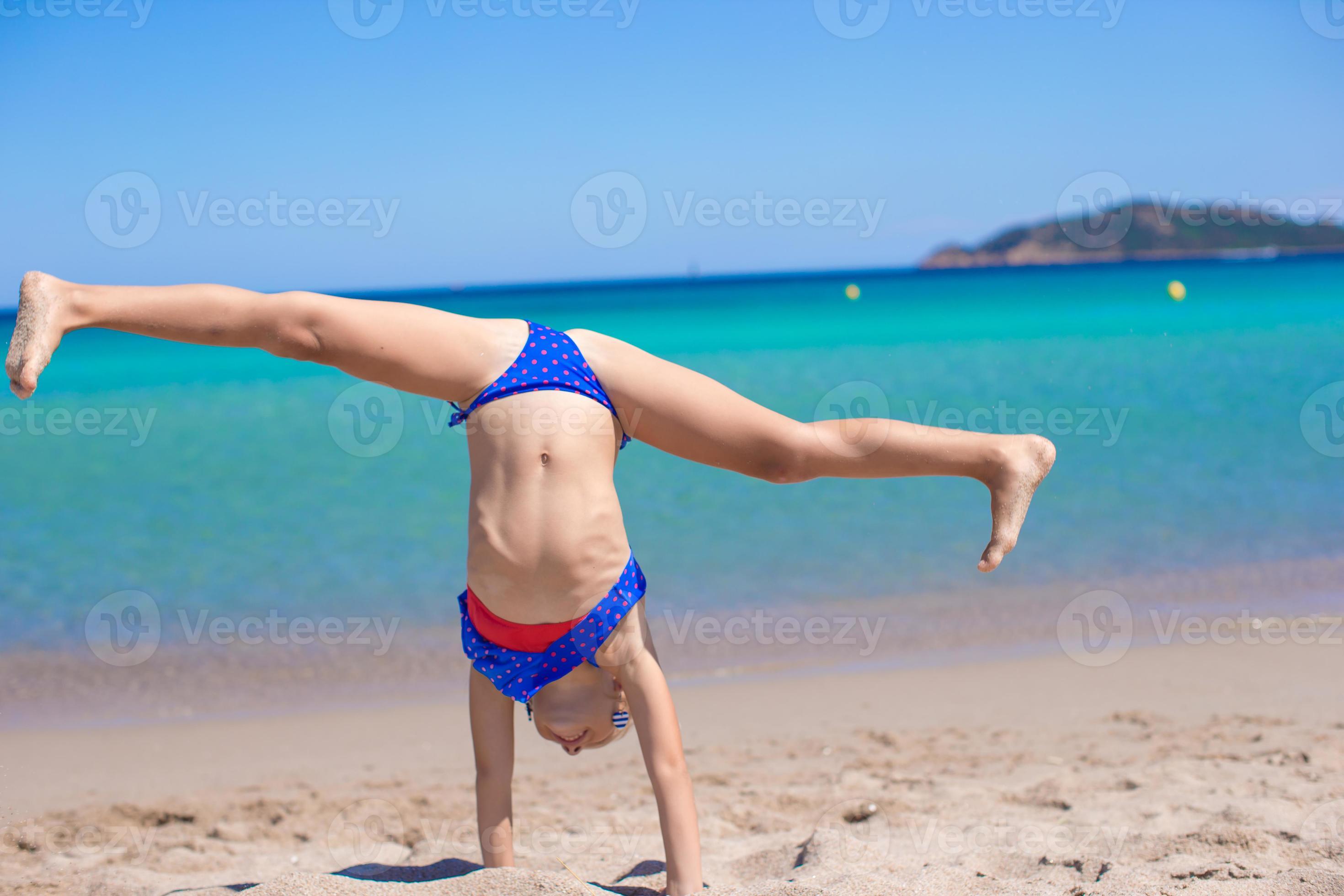 audrey chamberland recommends pics of girls on the beach pic