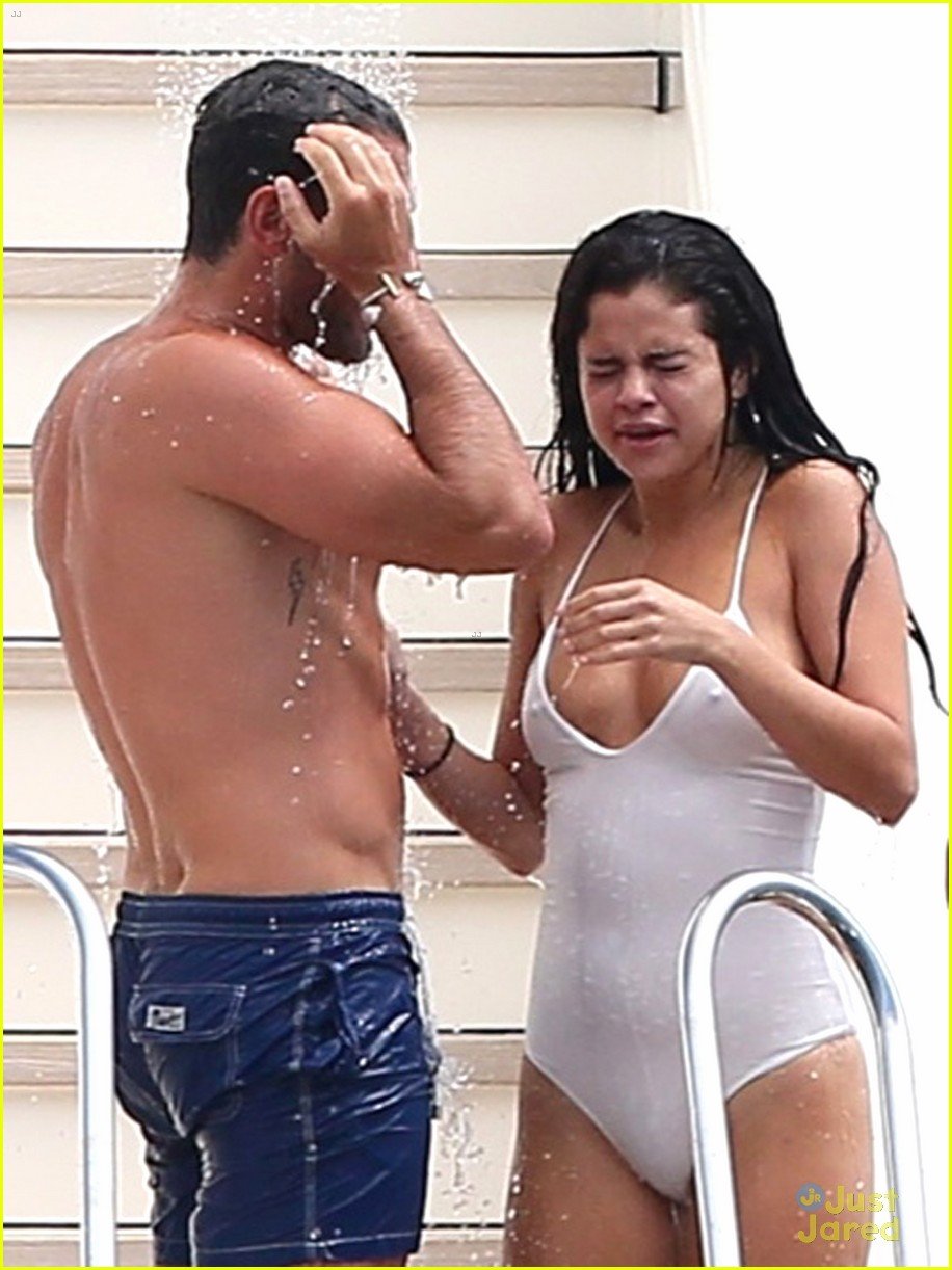 charles byrn recommends selena gomez taking a shower pic