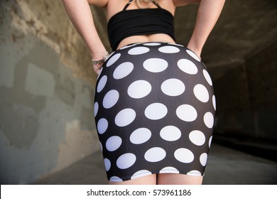 abhishek hariharan recommends Ass In Skirt Pics