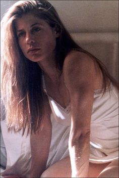 linda hamilton topless