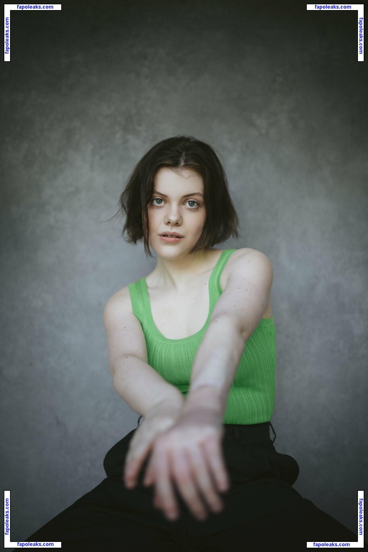 donna cobbs recommends Georgie Henley Nude Pics