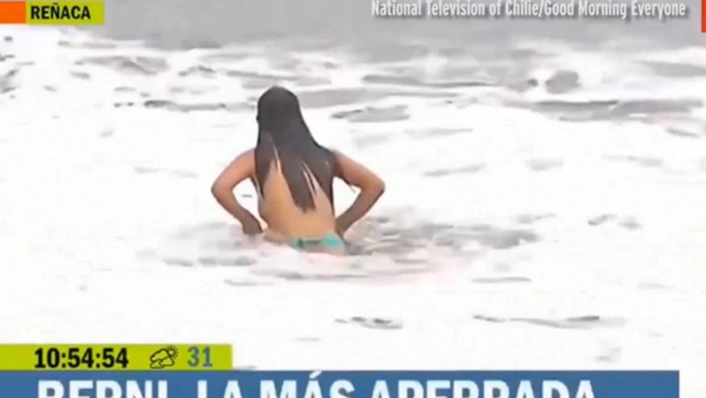 Woman Loses Bikini Top on anal