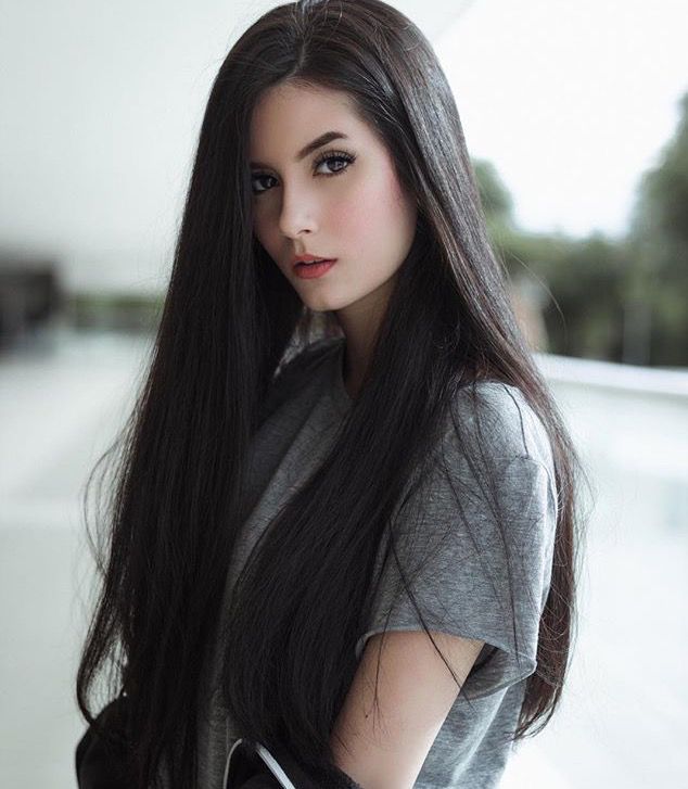 amos blank recommends Girls With Long Black Hair