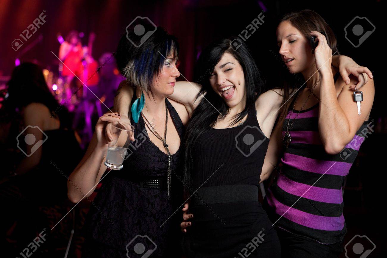 ahmed alsayegh add photo drunk girls at club