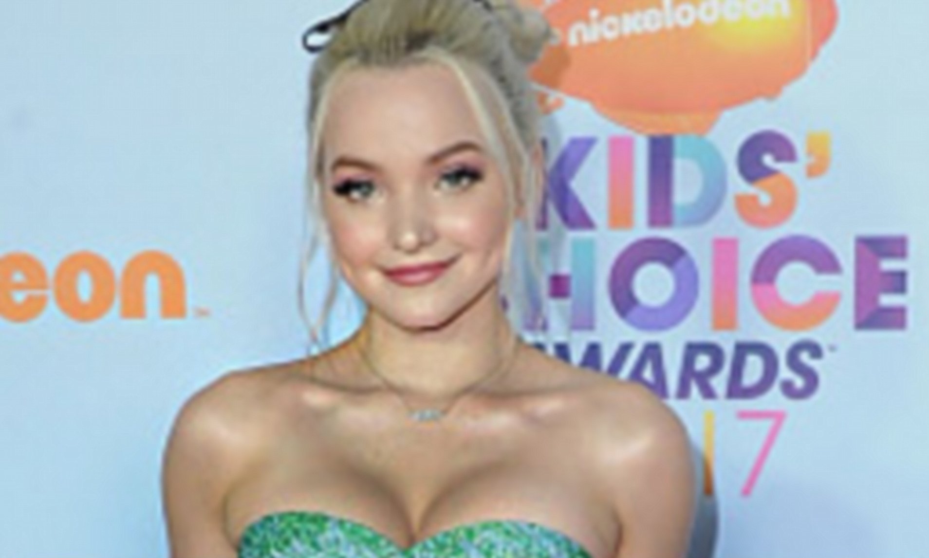 dove cameron boobs