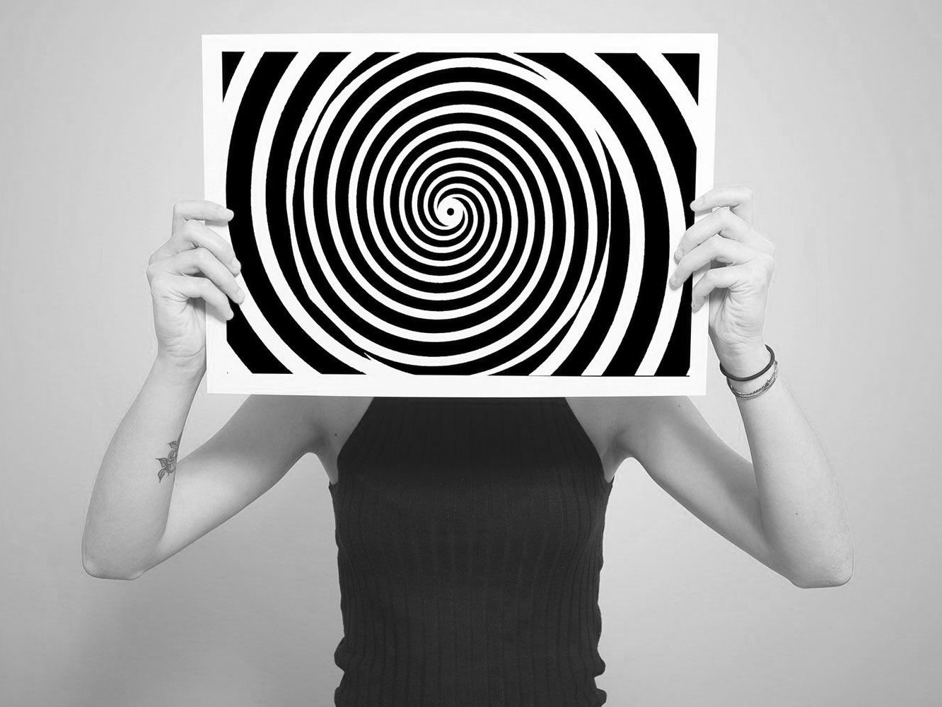 david simbolon add photo hypnotized women having sex