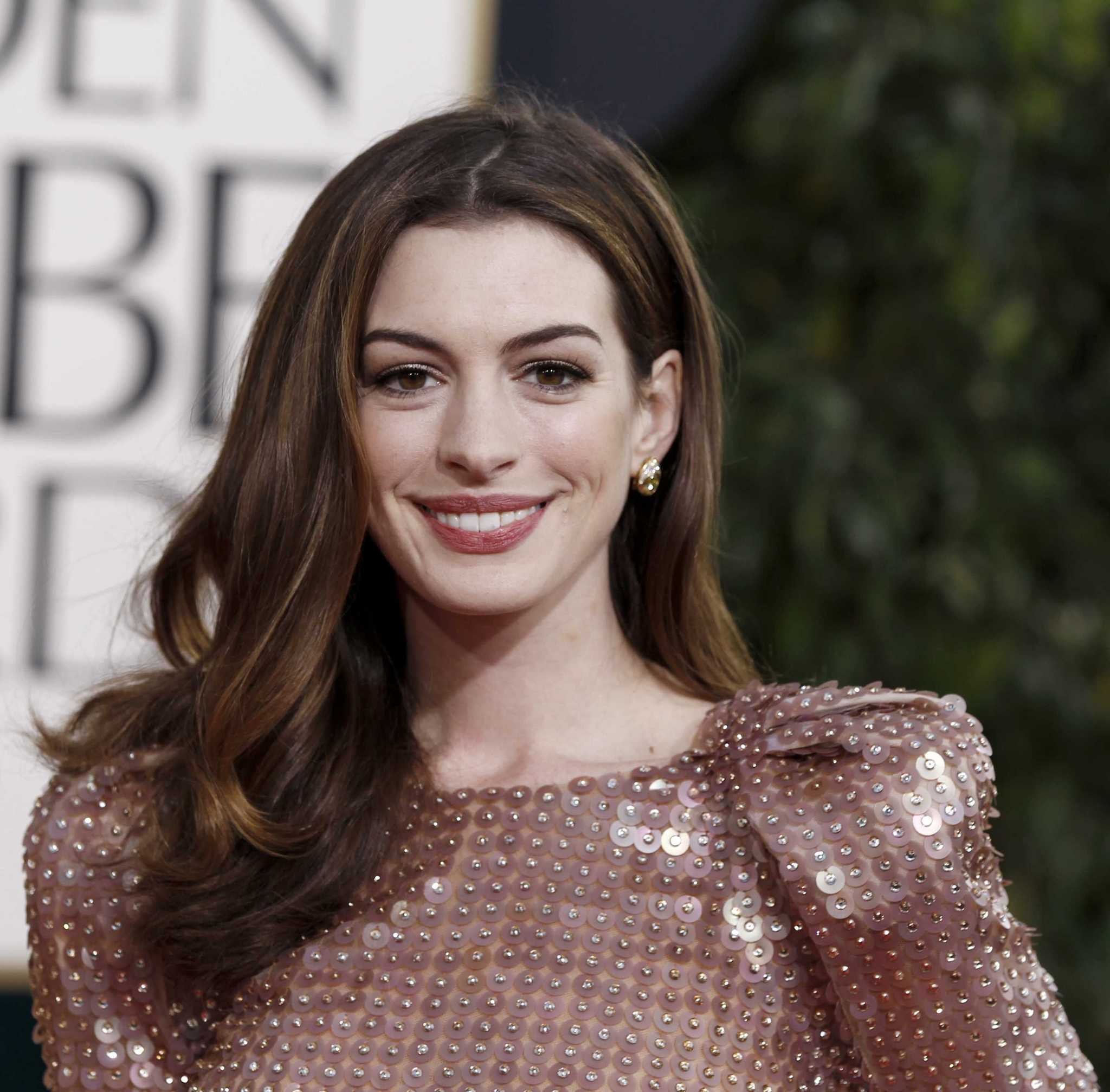 ashu monga recommends Anne Hathaway Lesbian Scene