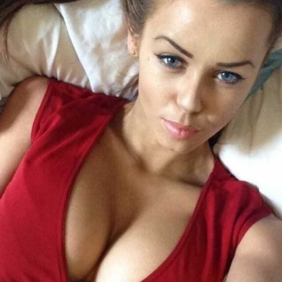 anna lisa andersson recommends big boob milf selfies pic
