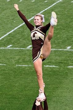 Cheerleader No Undies amateur slave