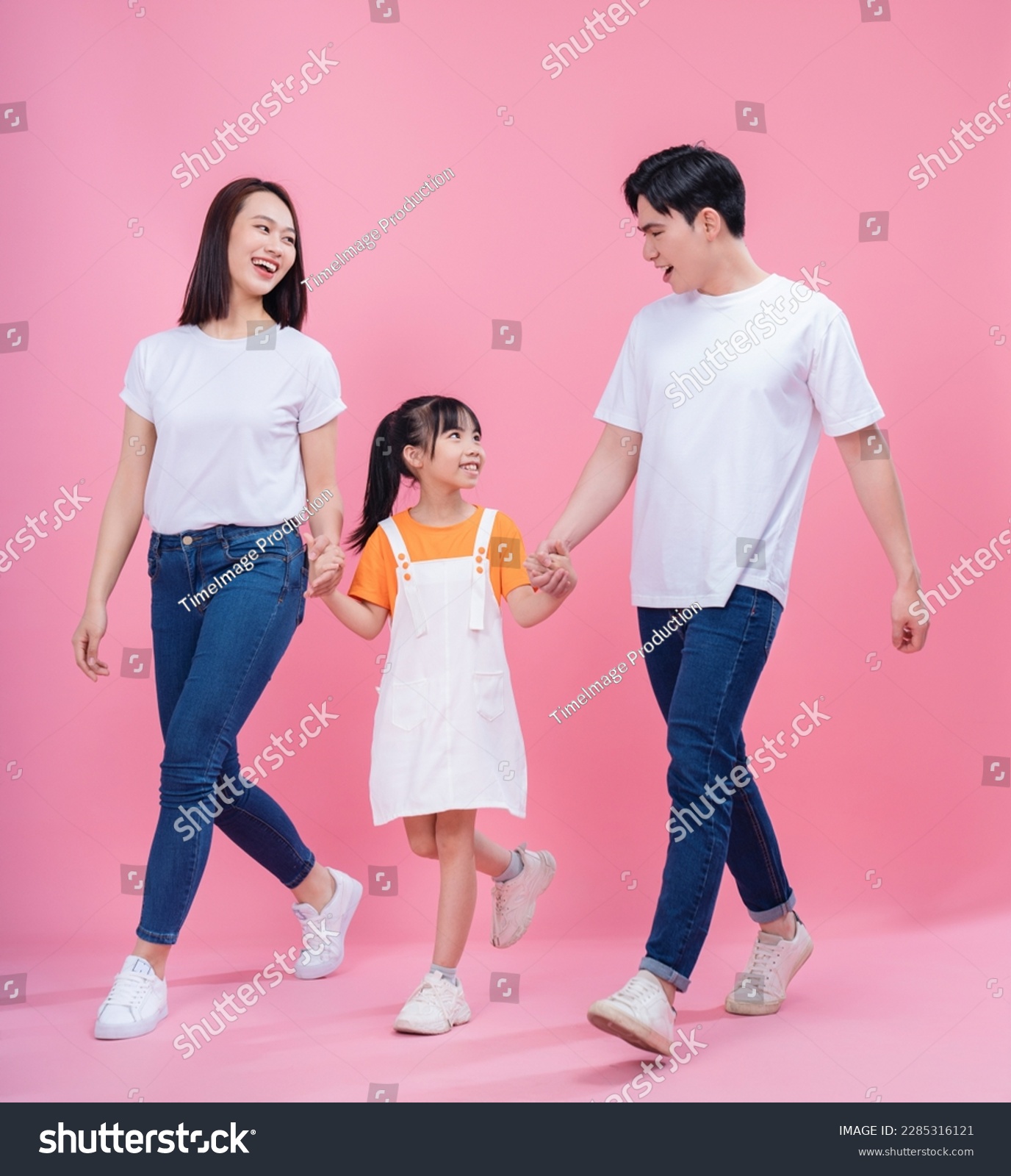 angela betty add asian dad force daughter photo