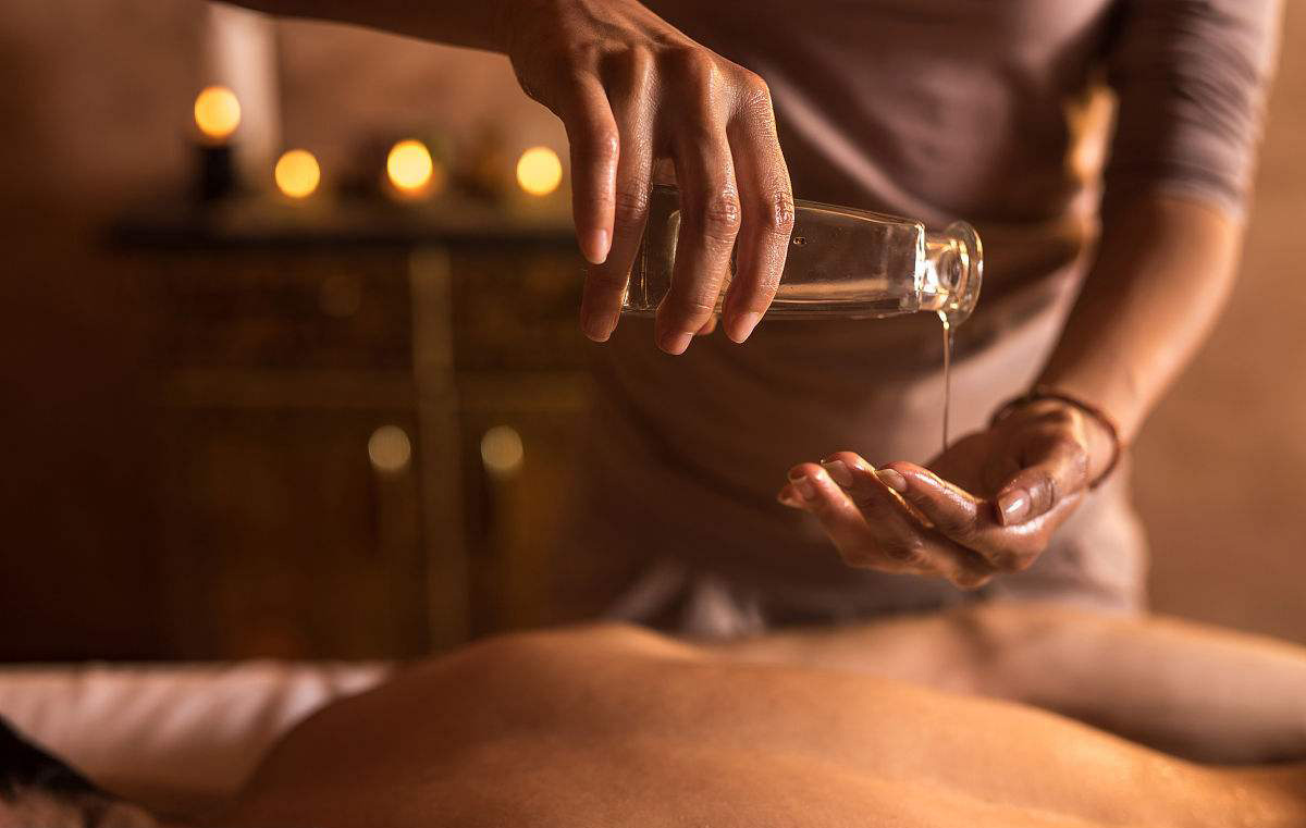 andrew zeller recommends Chinese Hot Oil Massage