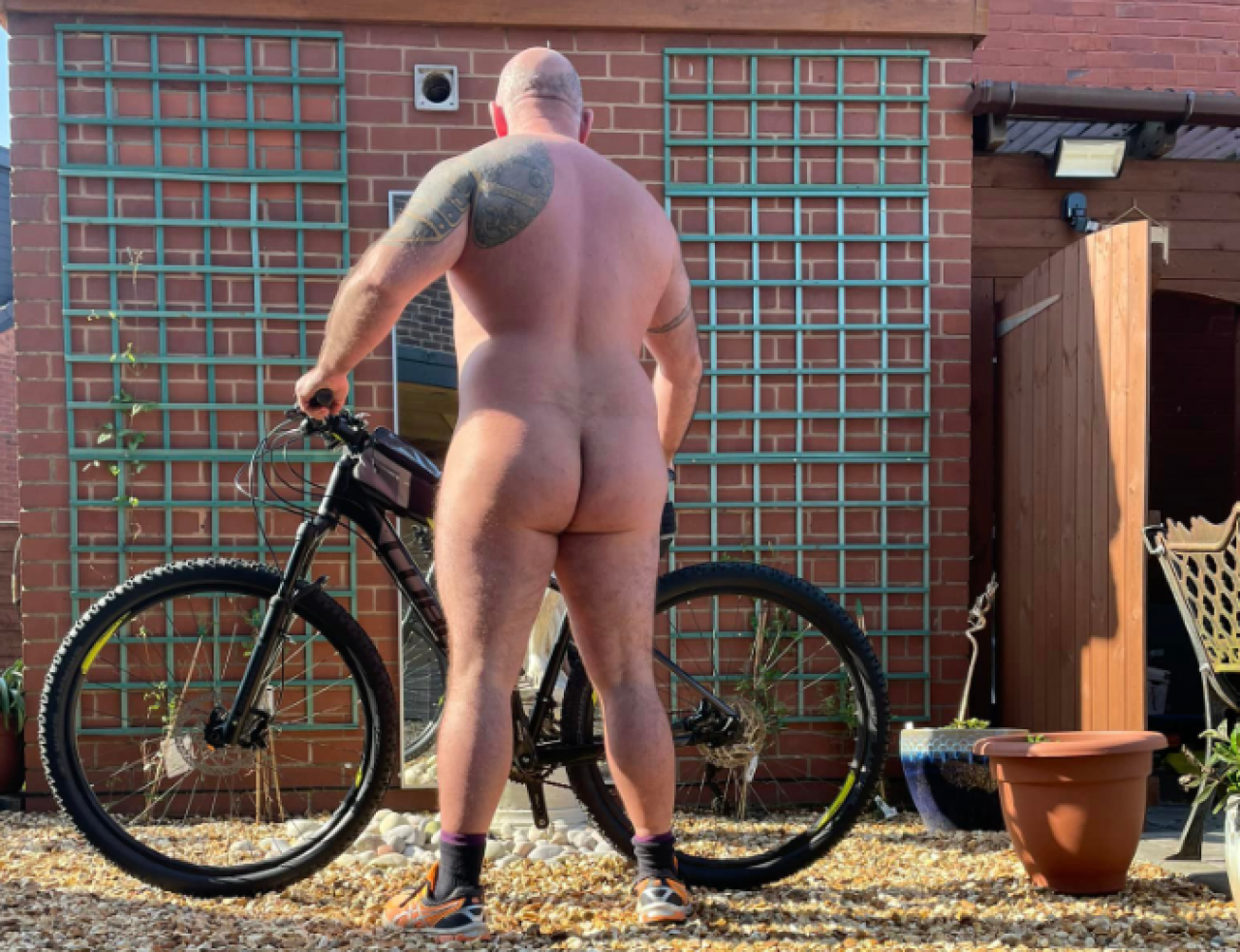 naked biker pics