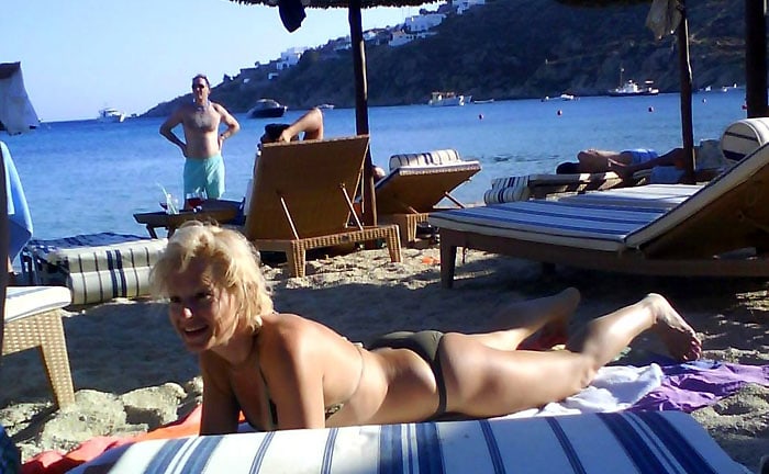 christie bullington recommends Handjob At Nude Beach