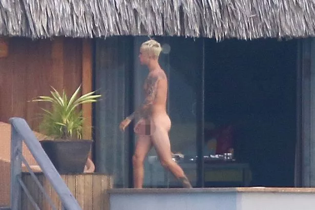 corinne defeo recommends justin bieber caught nude pic