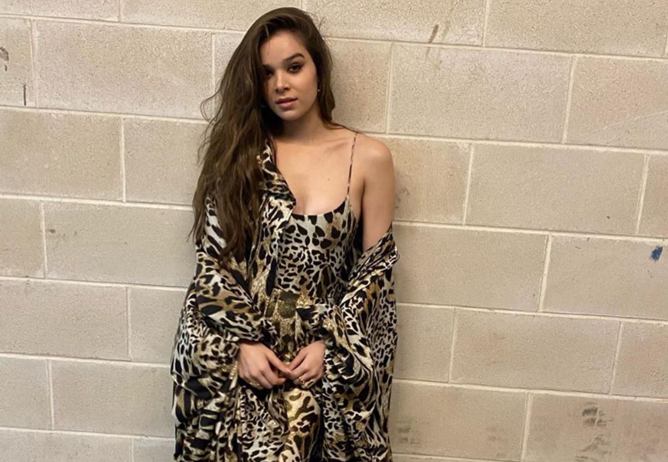 Hailee Steinfeld Related To Jerry Seinfeld to gloryhole