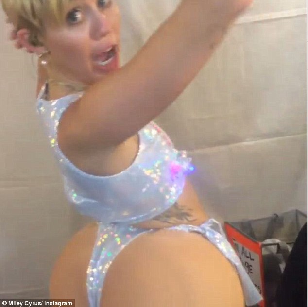 Miley Cyrus Fat Ass date crossdressers