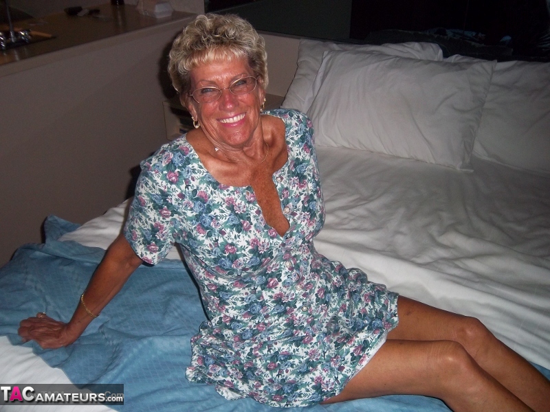 baran alp recommends cougar granny free porn pic