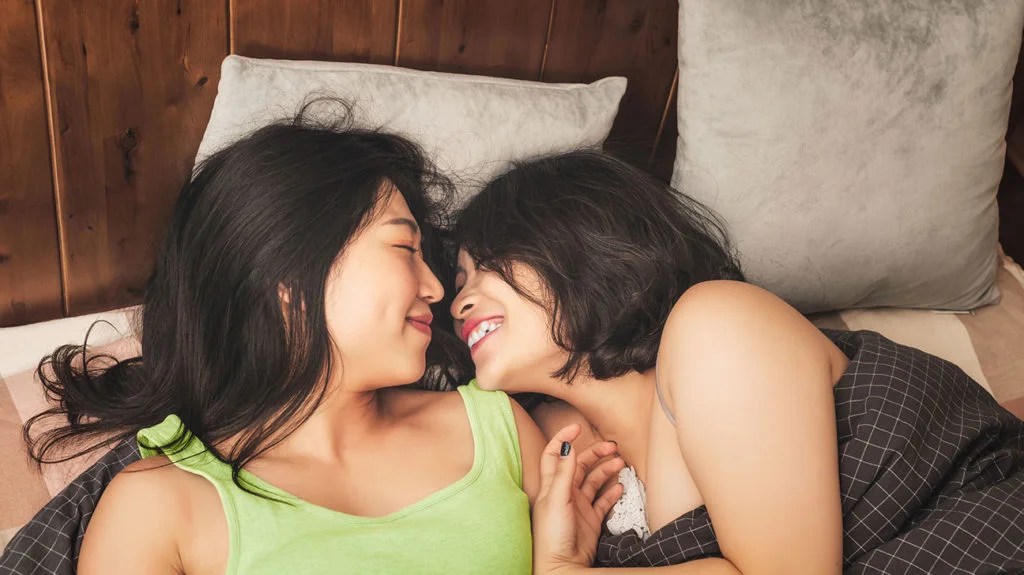 cindy nutting share pictures of lesbian women having sex photos