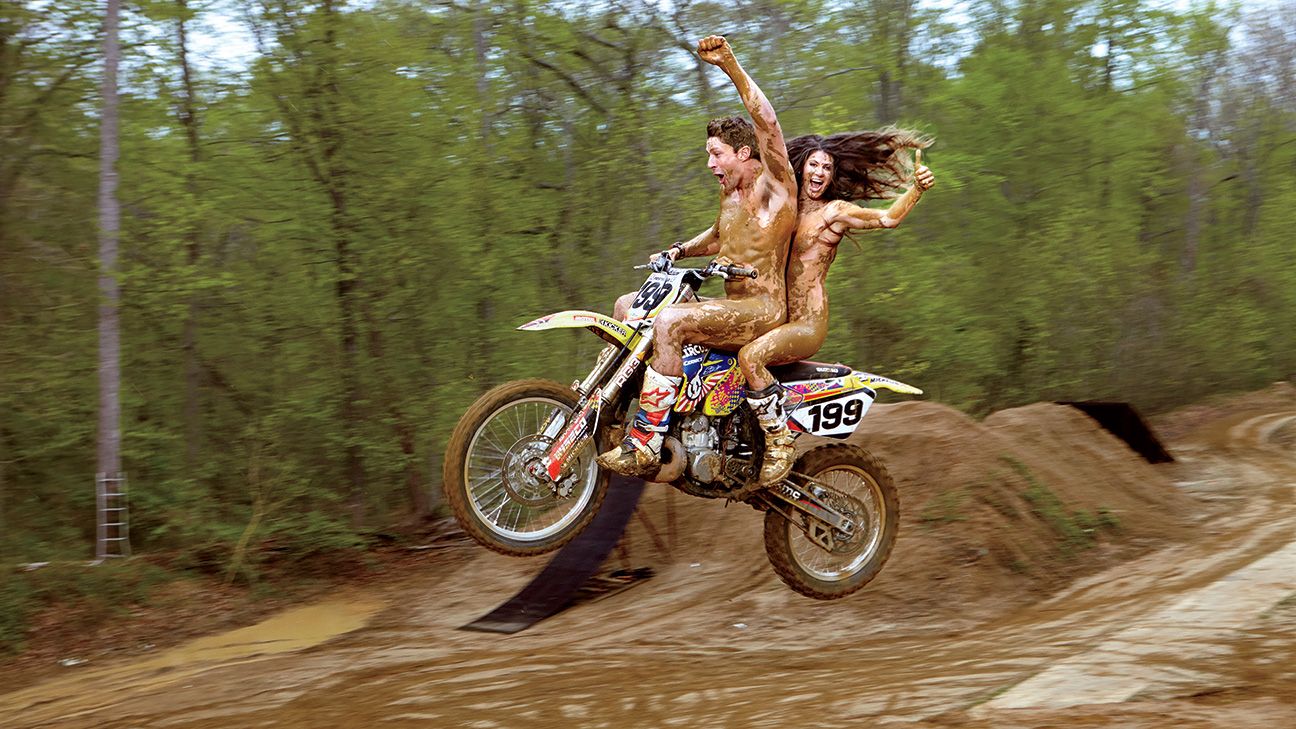 courtney clayburn recommends Naked Dirt Bike Girls