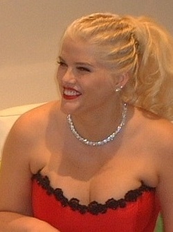 crystal thomas recommends Anna Nicole Smith Tits