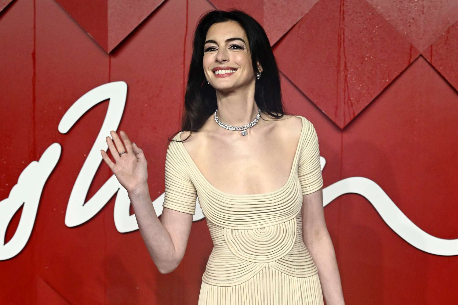 Anne Hathaway Up Skirt - Did Matt Lauer go too far with Anne Hathaway  upskirt quip? - Los Angeles Times