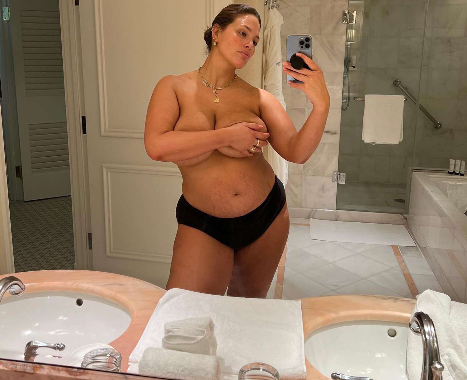 Ashley Graham Nude Tits pictures female
