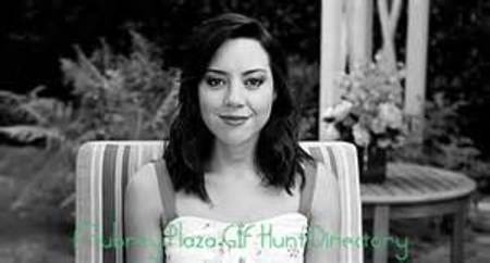 alister charles recommends Aubrey Plaza Masturbation Gif