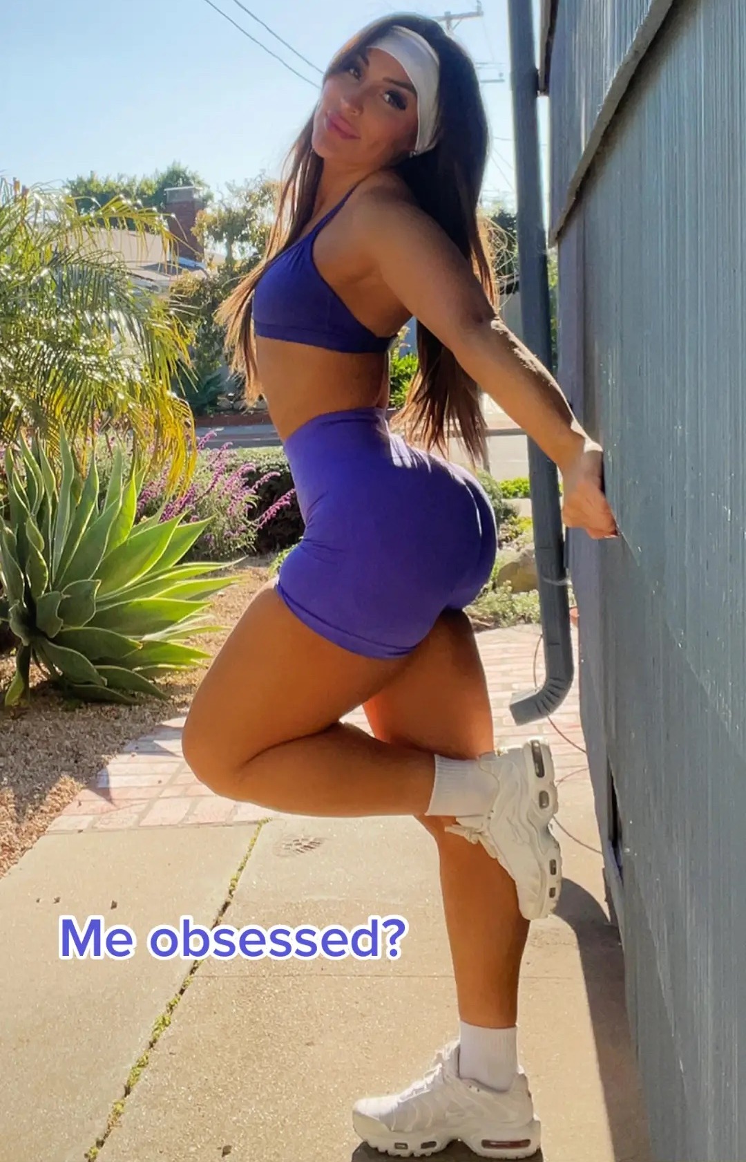ana hon recommends big butt latinass pic