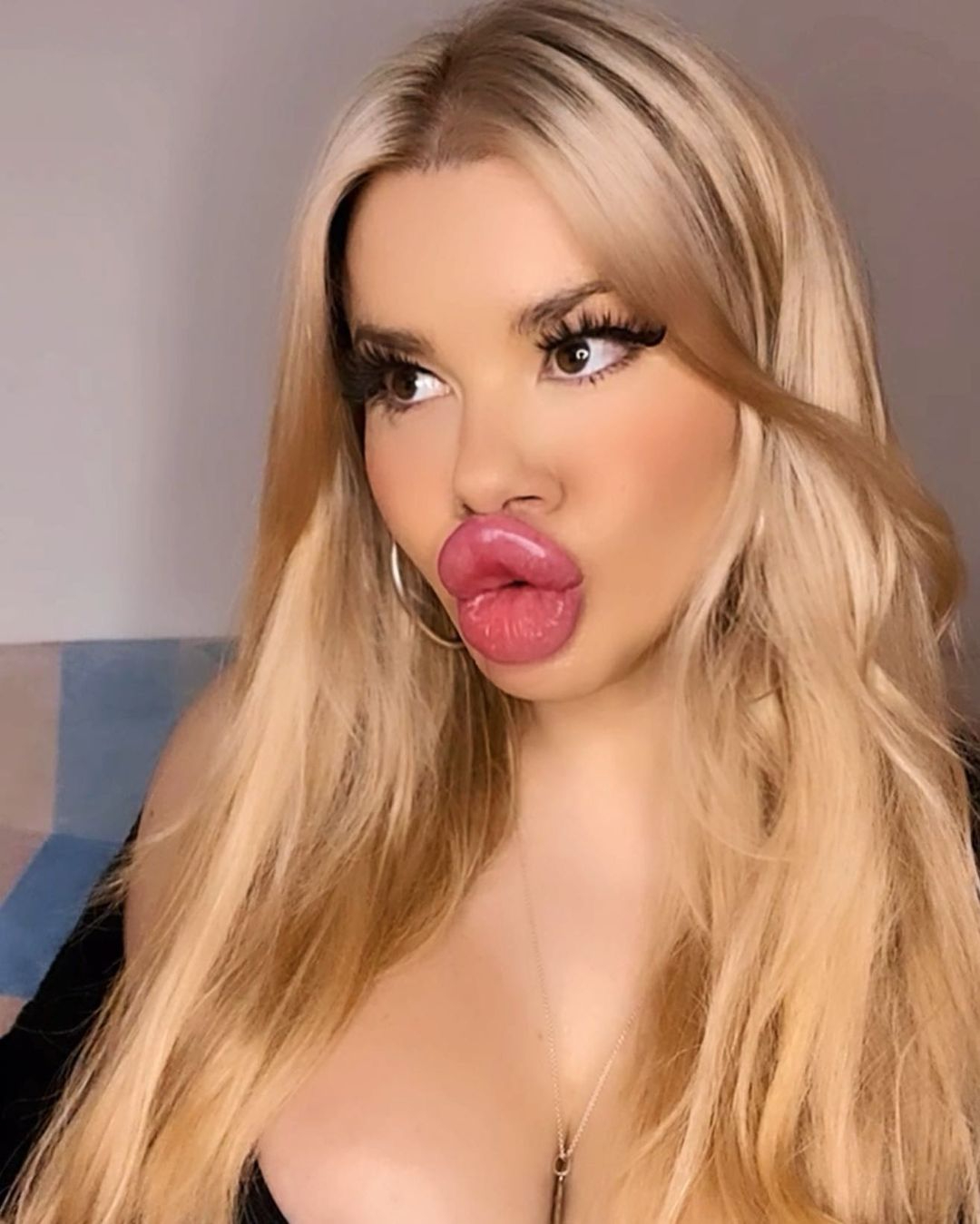 Blond Bimbo Big Tits Porn Hub ashley phosphate