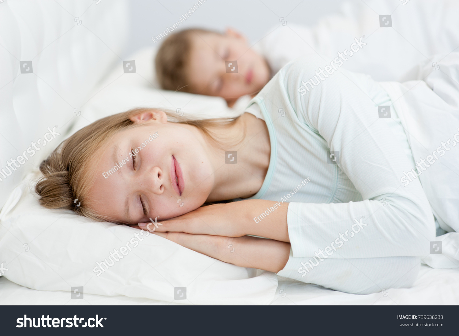 becky felde add photo brother and sister sleeping together