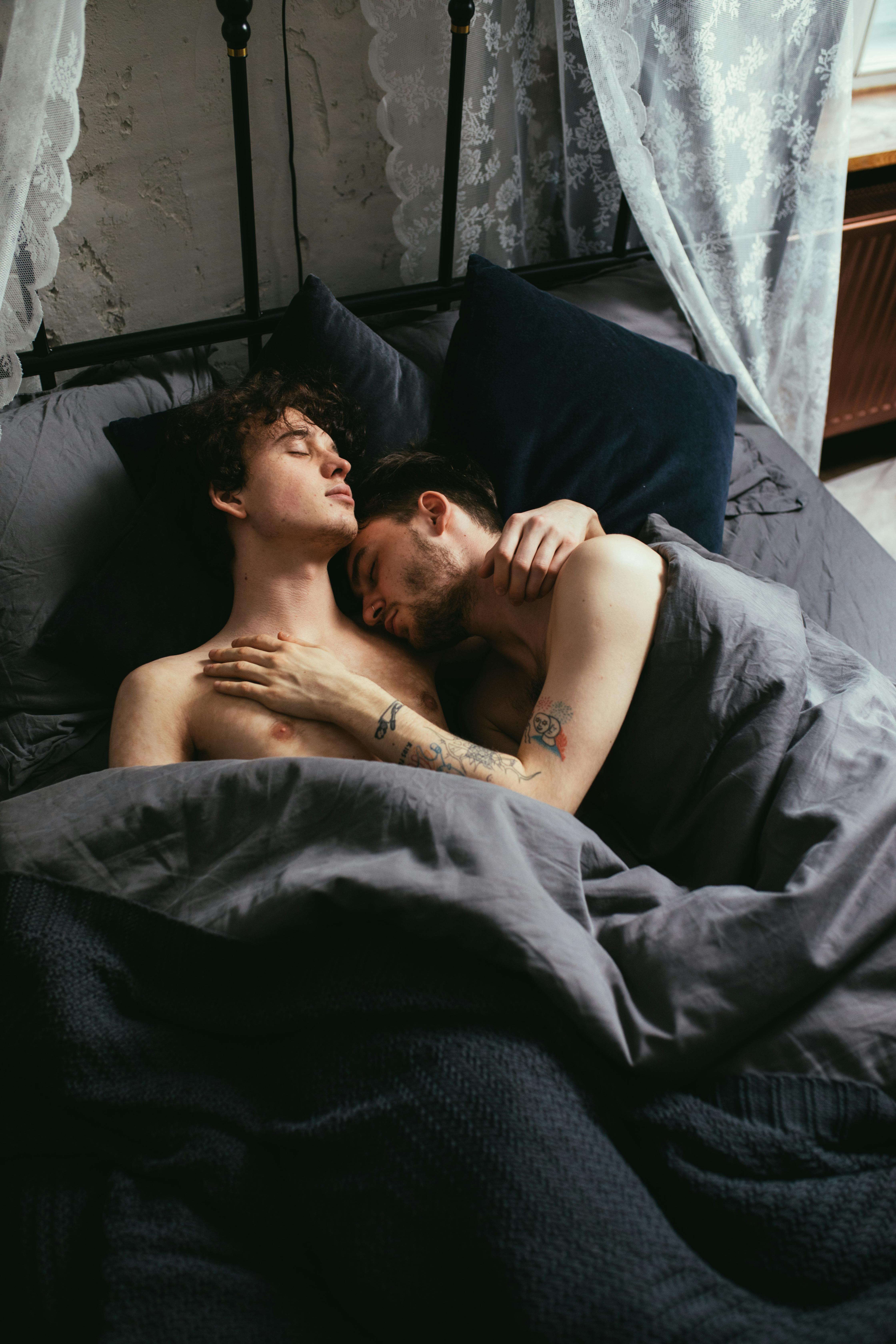 cynthia zerbe recommends Tumblr Men In Bed