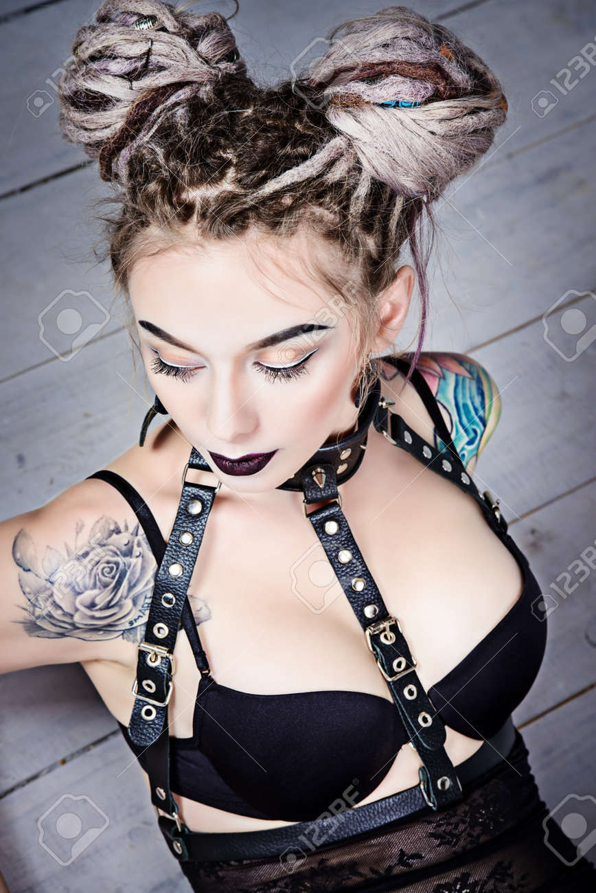 dolly bardon recommends Young Women In Bondage