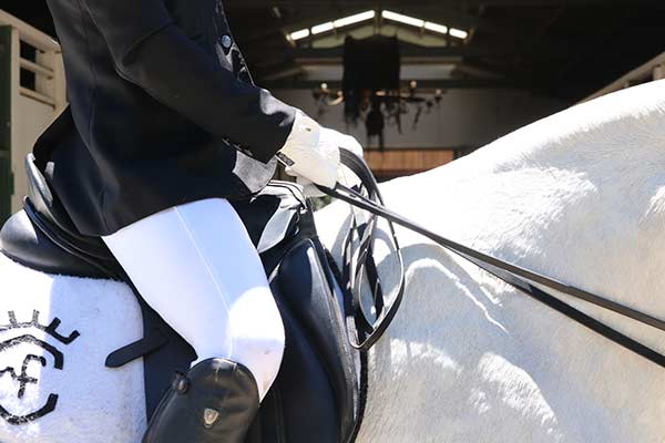 amy alton share big booty white riding photos