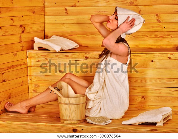 dana jordan add photo woman in sauna