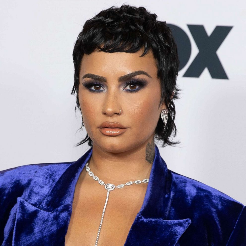 dexter varon recommends demi lovato sexy images pic