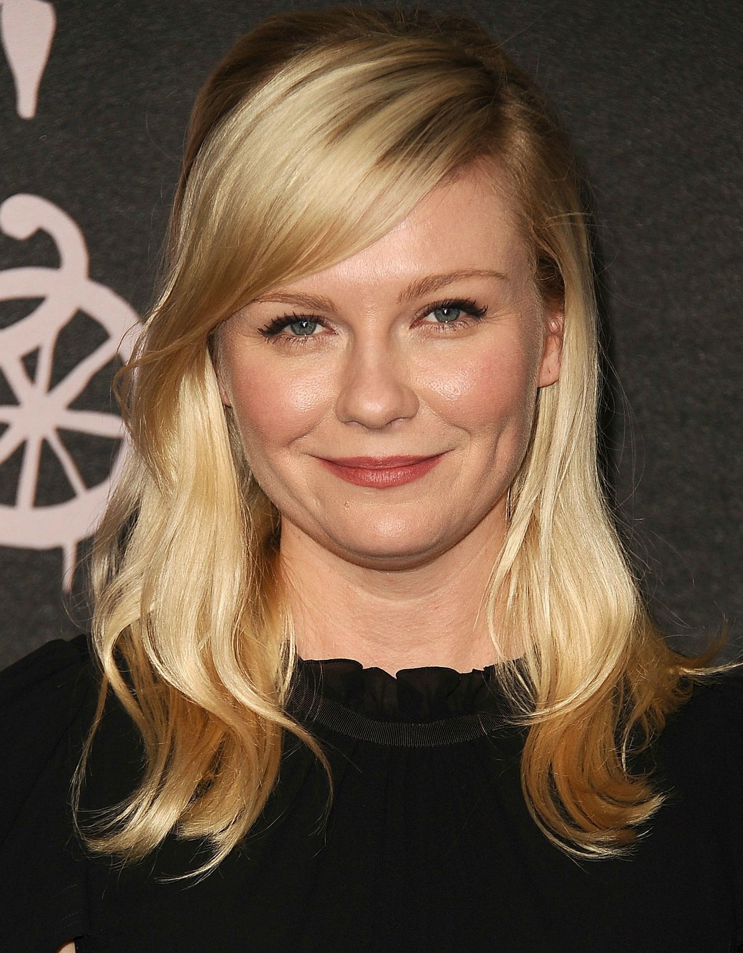 chris jennis recommends kristin dunst hair pic