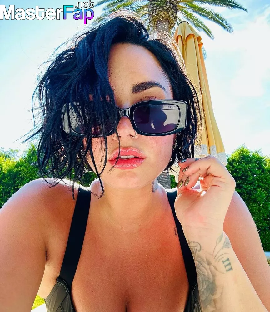 charisma valencia recommends Demi Lovato Nude Selfie