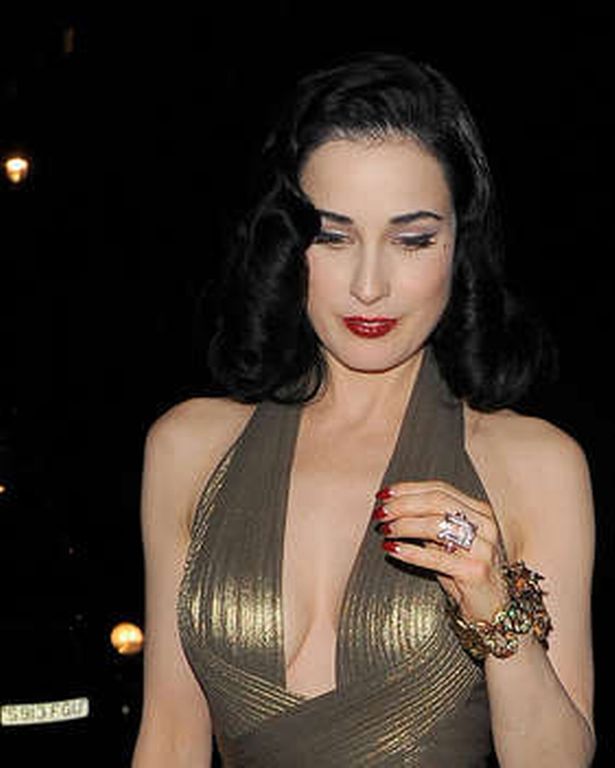 dita von teese nude gallery