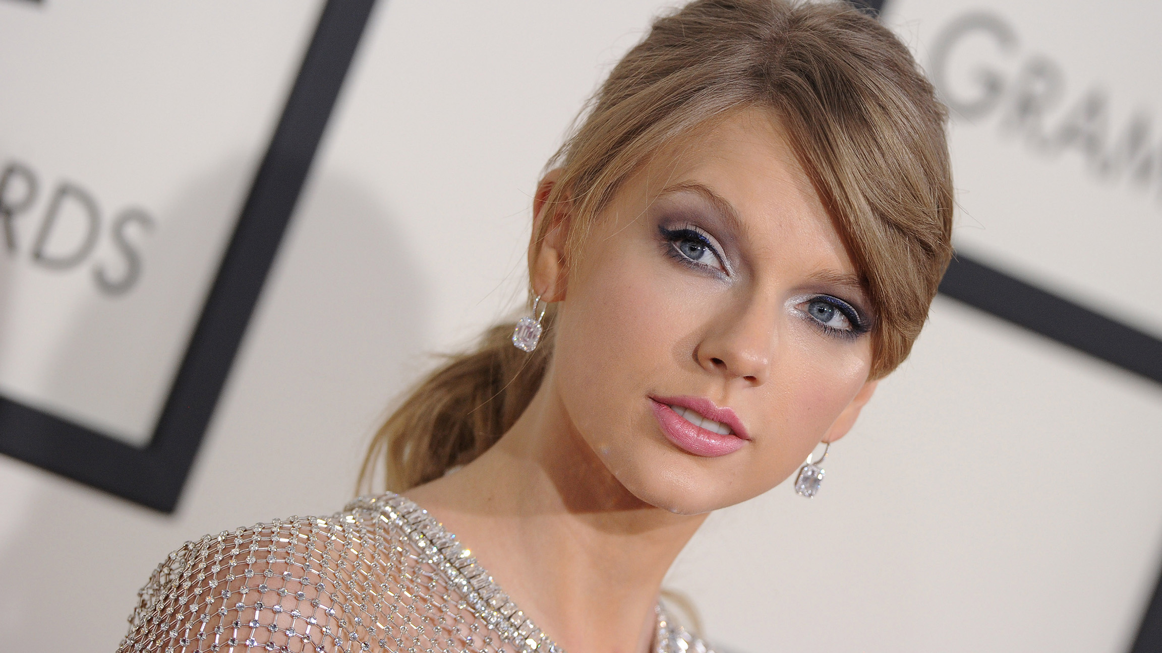 dhwani gala recommends taylor swift naked and having sex pic