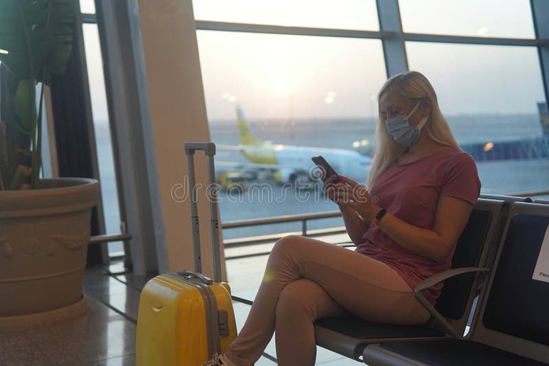 angie keefe add photo hot chicks at the airport