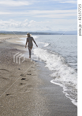 adam siggers share naked women on beach photos