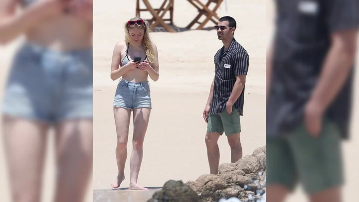 casey broadwater share sophie turner nude beach photos
