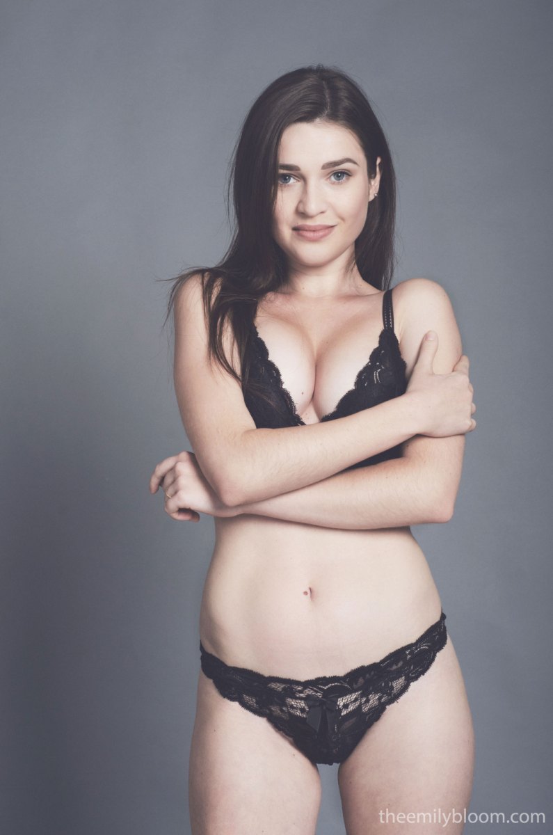 Emily Bloom Sex Pics fetish club