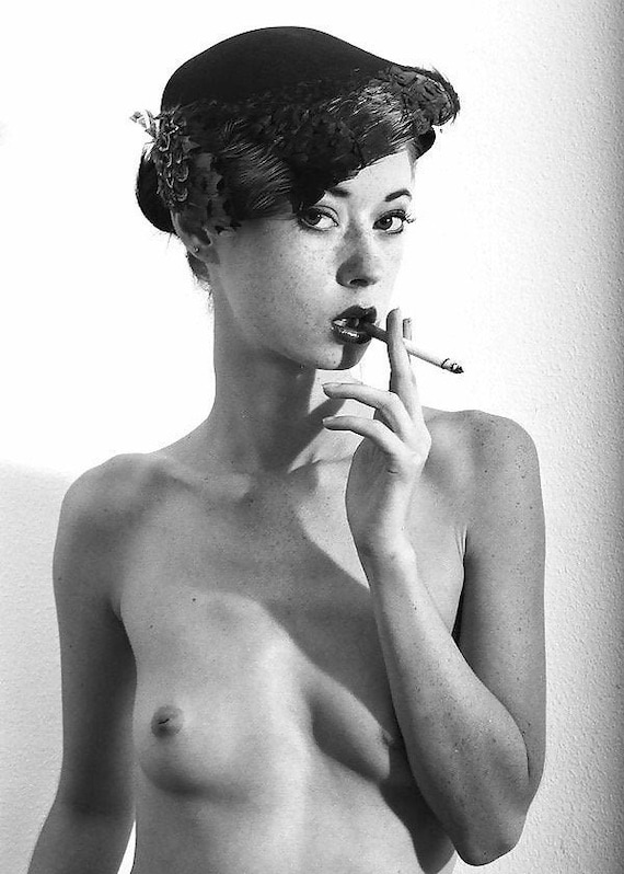 daniel caulley recommends sexy naked women smoking pic