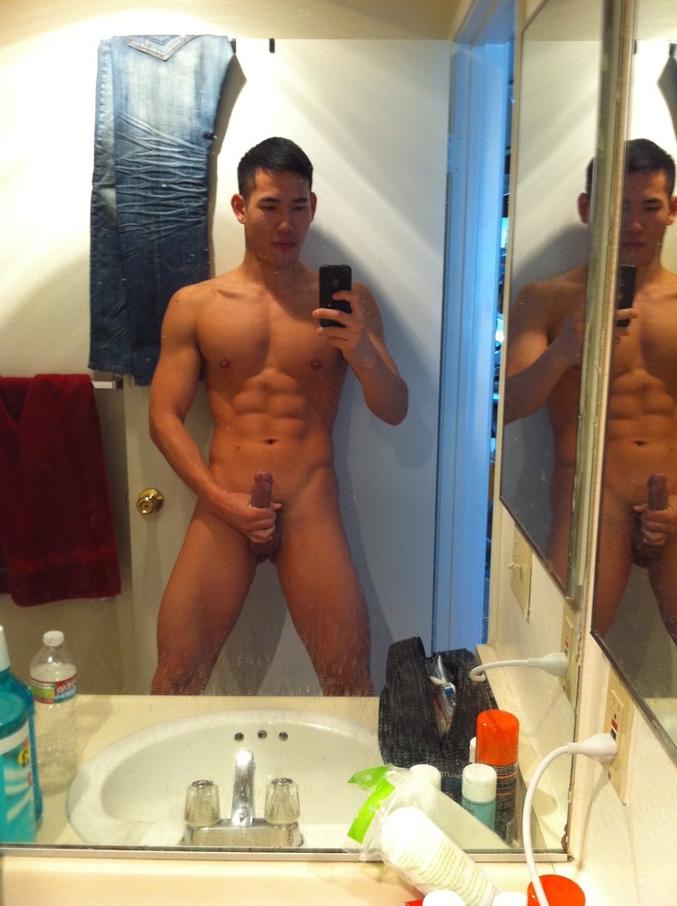 david heimann recommends male naked selfie pic