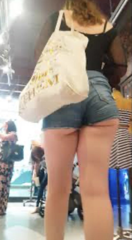 colin nicholls recommends women in very short shorts in public pic