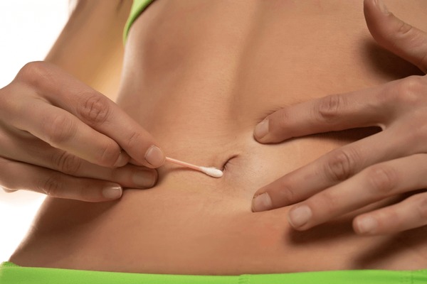 amy hansell recommends Female Belly Button Play